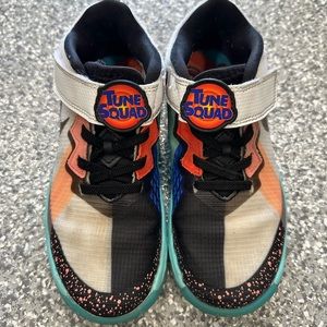 GUC LeBron 18 Low Summit White Space Jam 'Lola Bunny’ size 13